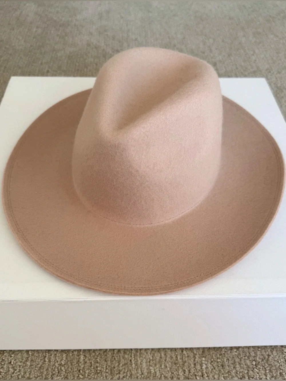New. Olive & Pique Wool Classic Hat. New and never worn. 100% wool. One size.